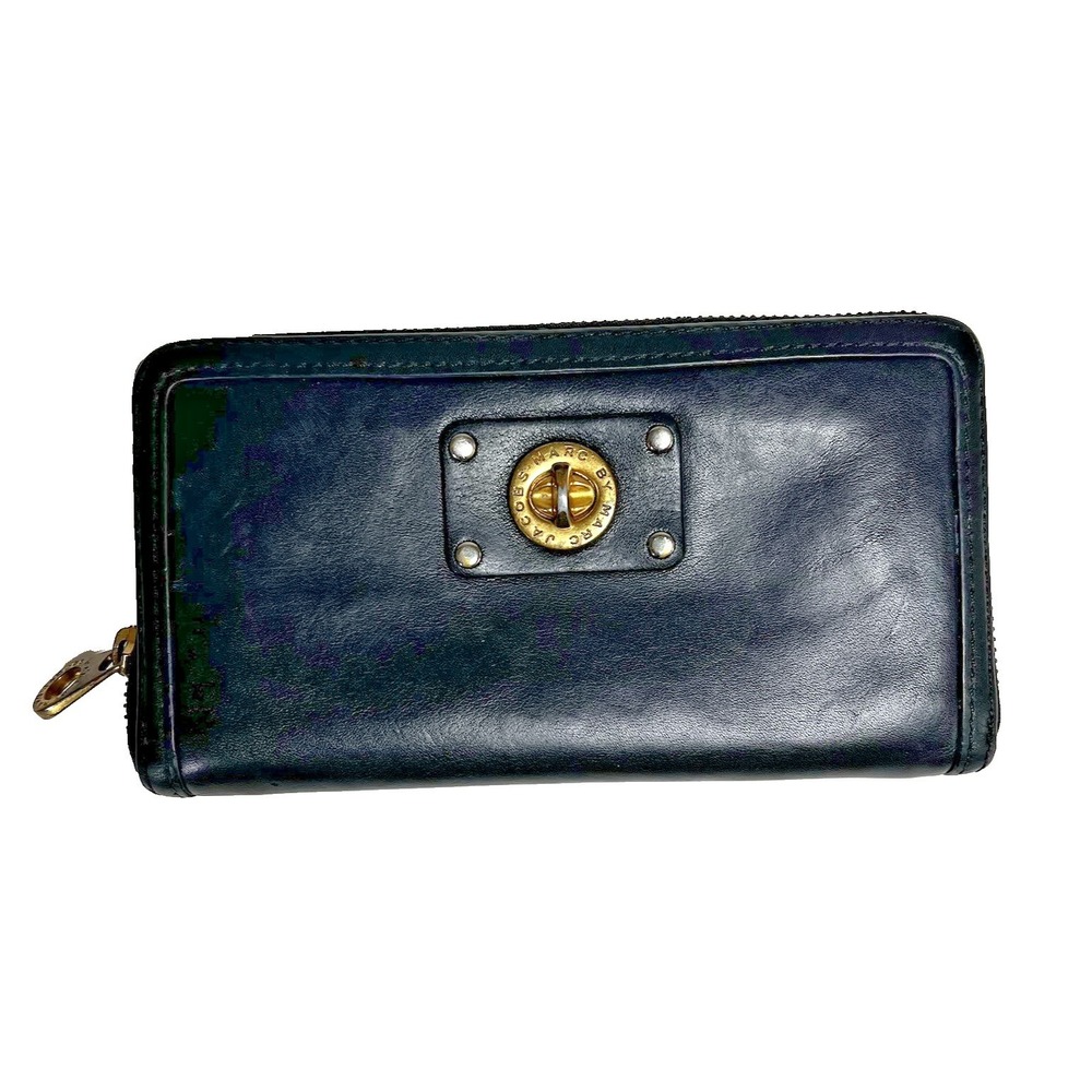 Marc by Marc Jacobs Totally Turnlock Women's Black Leather Zip-Around Wallet